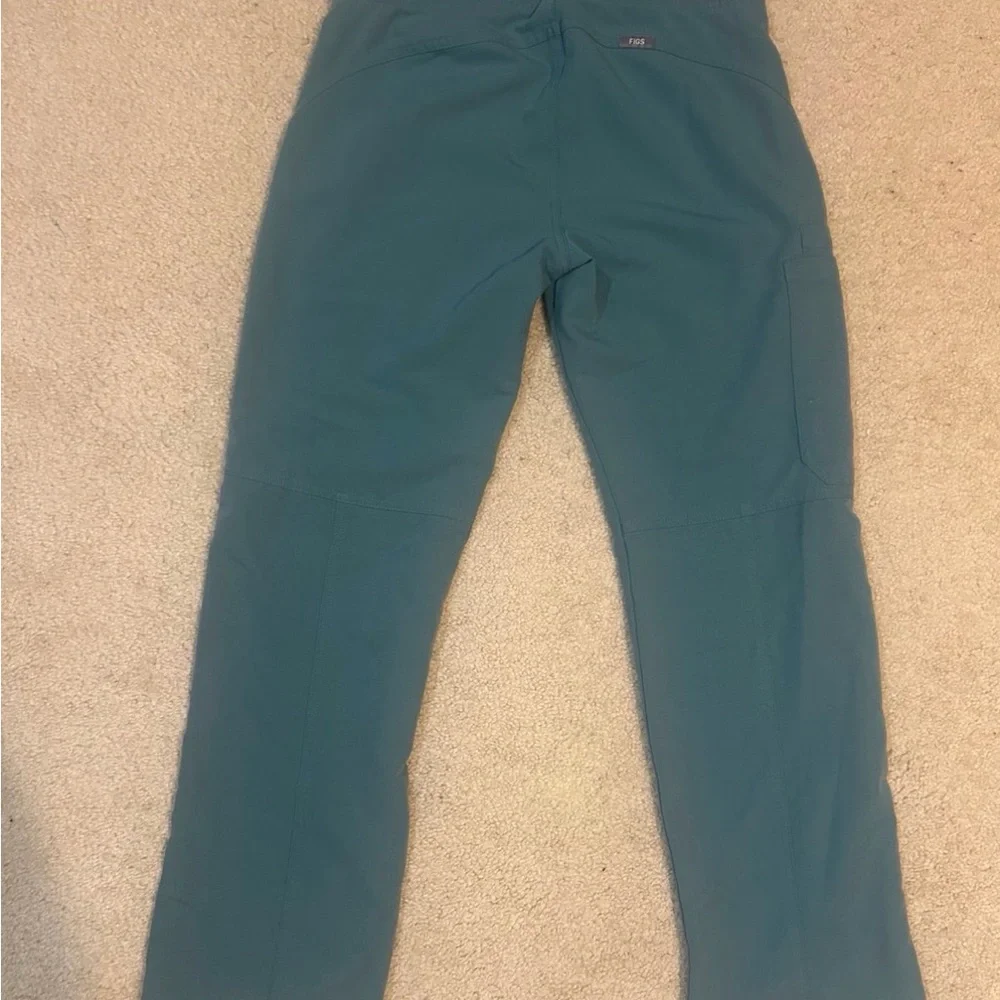Figs two piece